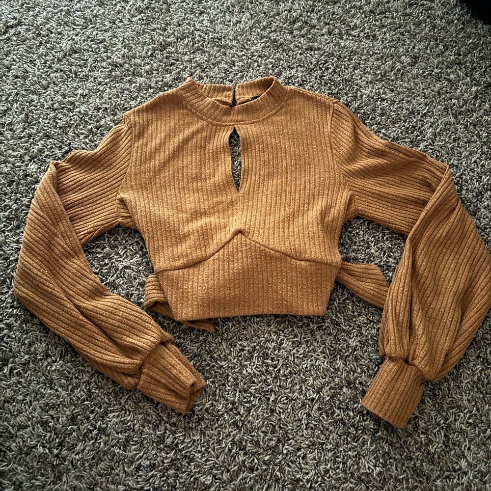 Cropped Top - Picture 3 of 9